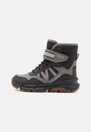 Geox FLEXYPER PLUS BOY - Botas para la nieve - grey/black