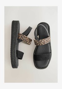 Valitud, animal leopad print leather