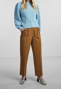 YAS Sweter