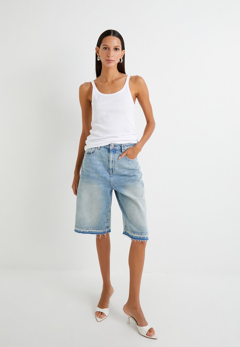 Koton BERMUDA - Shorts vaqueros - light blue