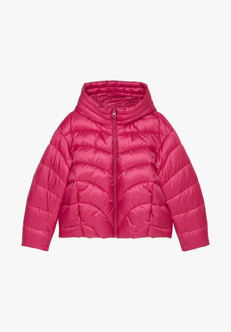 Giacca imbottita rosa con colletto alto e zip frontale completa. Presenta cuciture a zigzag e un design corto. Texture liscia e lucida.