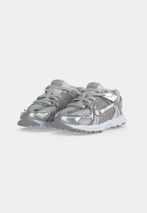 Nike Vomero 5 TD 'Vast Grey Silver Lilac' — photo 3