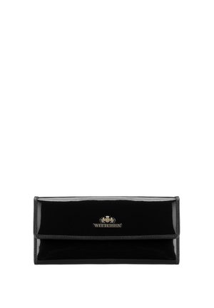 Czarna, błyszcząca skórzana kopertówka z złotym logo Wittchen umieszczonym na środku przedniej klapy.