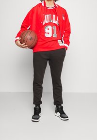 Mitchell & Ness Trainingsjacke - red