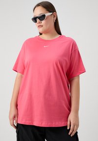 Nike Sportswear TEE - Jednoduché tričko - pink/white