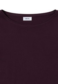 Burgundy T-paita, lyhyet hihat, pyöreä kaula-aukko, pehmeää puuvillamateriaalia, sileä pinta, jossa on ommeltu etiketti, jossa lukee "CECI."