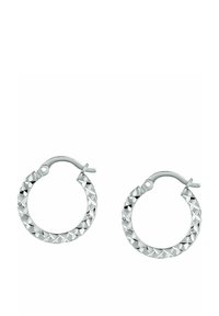 Silverfärgade hoopsringar med en strukturerad, fasetterad yta och en säker låsning. Rund form, polerad finish, lättviktsdesign.