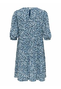 Modré květinové šaty s krátkými balónovými rukávy, vrstveným designem a zapínáním na klíčovou dírku na zadní straně. Vyznačují se světle modrými a bílými květinovými vzory na námořnickém pozadí.