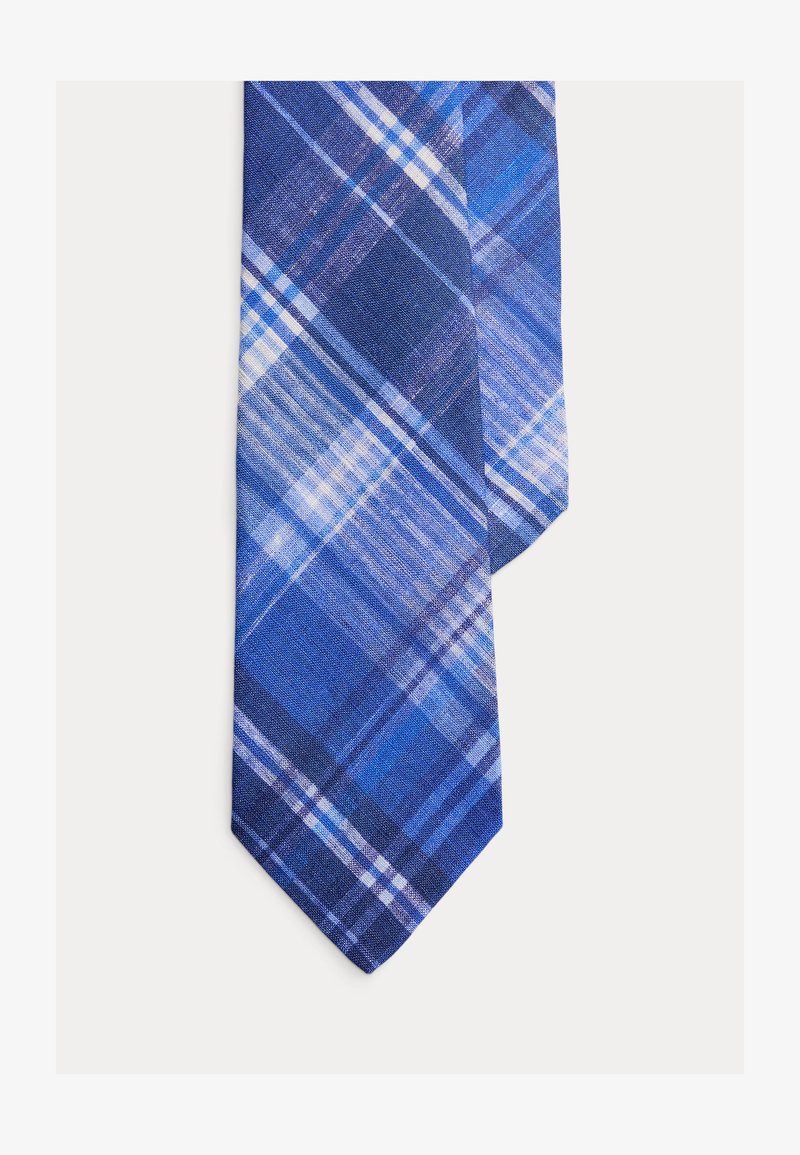 Μπλε καρώ γραβάτα με διασταυρούμενες λευκές και σκουρότερες μπλε γραμμές σε ανοιχτό φόντο.