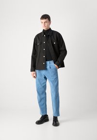 BOSS SHYNE - Nohavice chinos - open blue