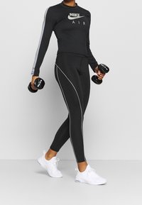 Even&Odd active Trikoot - black