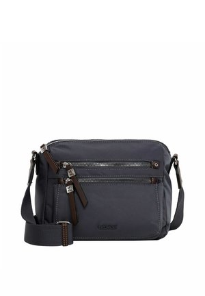 Bolso bandolera gris oscuro con dos bolsillos delanteros con cremallera y correa de hombro ajustable, con tiradores de cremallera marrones y marca sutil.