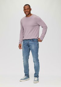 QS ROLLSAUM UND WASCHEFFEKT - Strickpullover - flieder