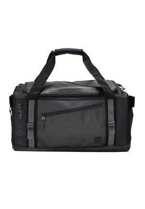 Borsa a tracolla nera realizzata in tessuto resistente, dotata di una tasca anteriore con zip, manici doppi e una tracolla regolabile. Inclusi dettagli testurizzati.