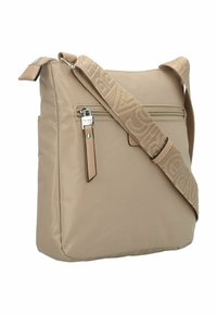 Beige Nylon Schultertasche mit einer Reißverschlusstasche vorne, verstellbarem Tragegurt und dezenten, gemusterten Akzenten am Gurt. Glatte Textur.