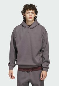 Odabrano, grey strata