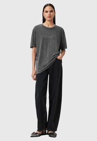 AllSaints WINGS TEE - Print T-shirt - washed black