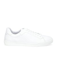 Białe skórzane sneakersy o gładkiej fakturze, niskim profilu, okrągłym nosku i sześcioma przelotkami. Posiadają tonowaną gumową podeszwę oraz stębnowane detale.