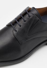 Lloyd KELSAN - Schnürer - black/pacific