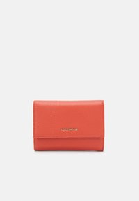 Unselected, grenadine red