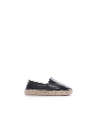 Espadrilles nere in pelle con suola in juta intrecciata, dotate di una tomaia liscia, design slip-on e senza accenti o motivi visibili.