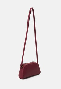 Furla GOCCIA CROSSBODY - Skulderveske - dark red