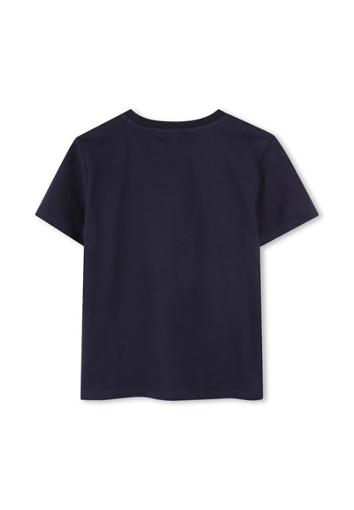 T-shirt blu navy a maniche corte con collo rotondo e un tessuto di cotone liscio e morbido, caratterizzato da un design semplice e monocolore.