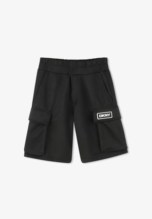 Shorts cargo noirs en tissu doux avec une taille élastique, deux poches latérales et une grande poche sur la jambe droite avec un patch logo.