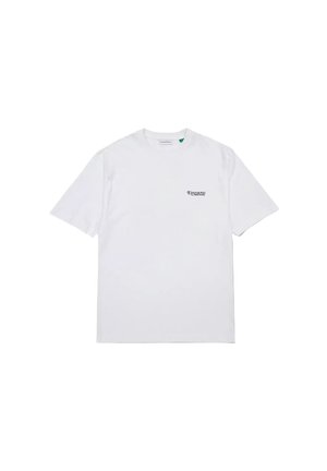 Wit T-shirt met korte mouwen en ronde hals met klein zwart "EDWARD" tekstlogo op de linkerborst.