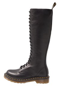 Dr. Martens Šněrovací vysoké boty - black
