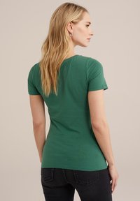 WE Fashion Paprasti marškinėliai - green