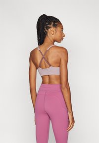 Patagonia MAIPO LOW IMPACT ADJUSTABLE BRA - Αθλητικό σουτιέν μεσαίας στήριξης - stormy mauve