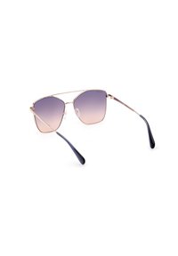 Solasögon med en geometrisk linsform, utrustade med gradient lila linser, tunn metallisk ram i roséguld och svarta spetsar på stängerna.