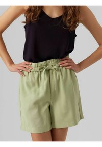 Vero Moda CARMEN NOOS              - Short - reseda