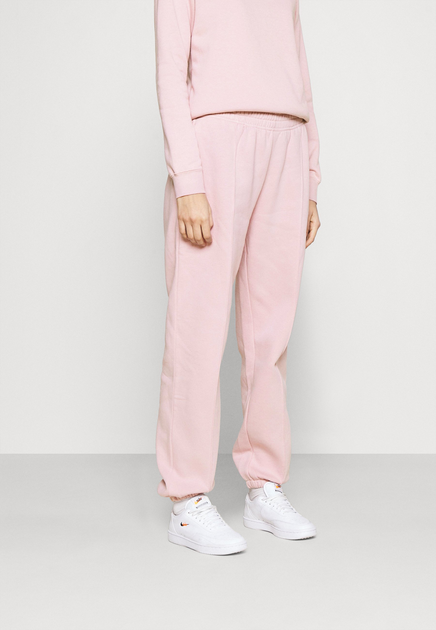 lilac nike tracksuit