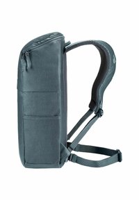 Grijze rugzak met een ritssluiting aan de bovenkant, gewatteerde schouderbanden en een voorkant vak. Heeft een verzachte stof en verstelbare bandjes voor comfort.