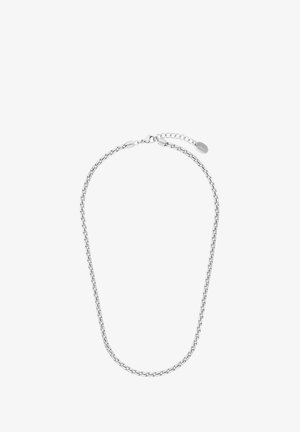 Zilveren ketting met in elkaar grijpende schakels, voorzien van een strak ontwerp en een kleine verstelbare sluiting met verlengkettinkje en label.