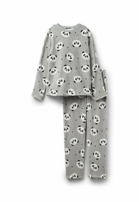 Conjunto de pijama gris hecho de material suave, con mangas largas y pantalones que presentan un patrón de caras de panda repetido y lunares negros.
