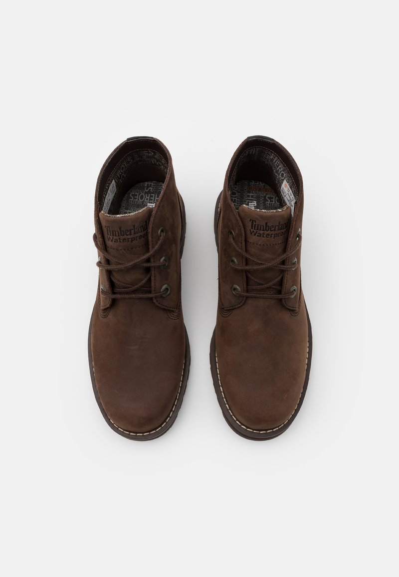 brown larchmont ii 3 eye chukka boots