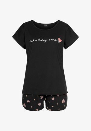 Zwart katoenen pyjama set met een kortoefshirt met de tekst "Maak vandaag geweldig", gecombineerd met shorts versierd met herhalende roze hartpatronen.