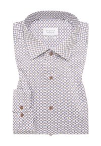 Witte shirt met een moderne pasvorm, voorzien van een klein geometrisch patroon in bruin en blauw, met een puntige kraag en bruine knopen aan de voorkant en op de manchetten.