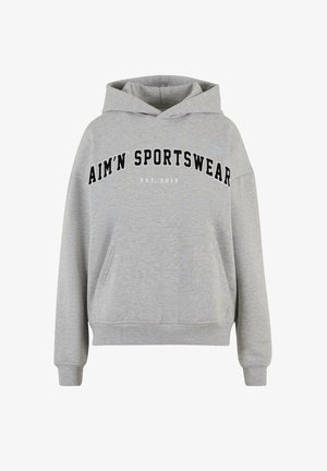 Hanorac gri cu buzunar tip kangur, cu text negru "AIM'N SPORTSWEAR EST. 2013" curbat pe piept. Material moale, manșete côtate.
