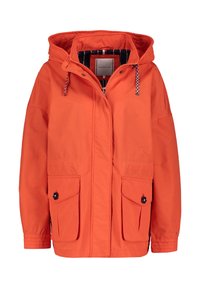Giacca arancione con cappuccio, zip frontale, tasche a patta con bottoni e cappuccio regolabile con cordini neri e bianchi.