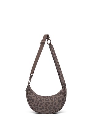 Mørkegrå halvmåneformet crossbody-taske med justerbar rem og diskret sort leopardmønstret mønster.