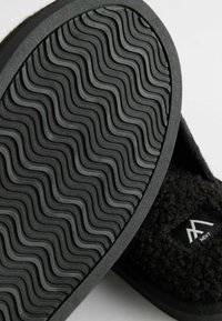 Next REGULAR FIT - QUILTED  - Slippers - black