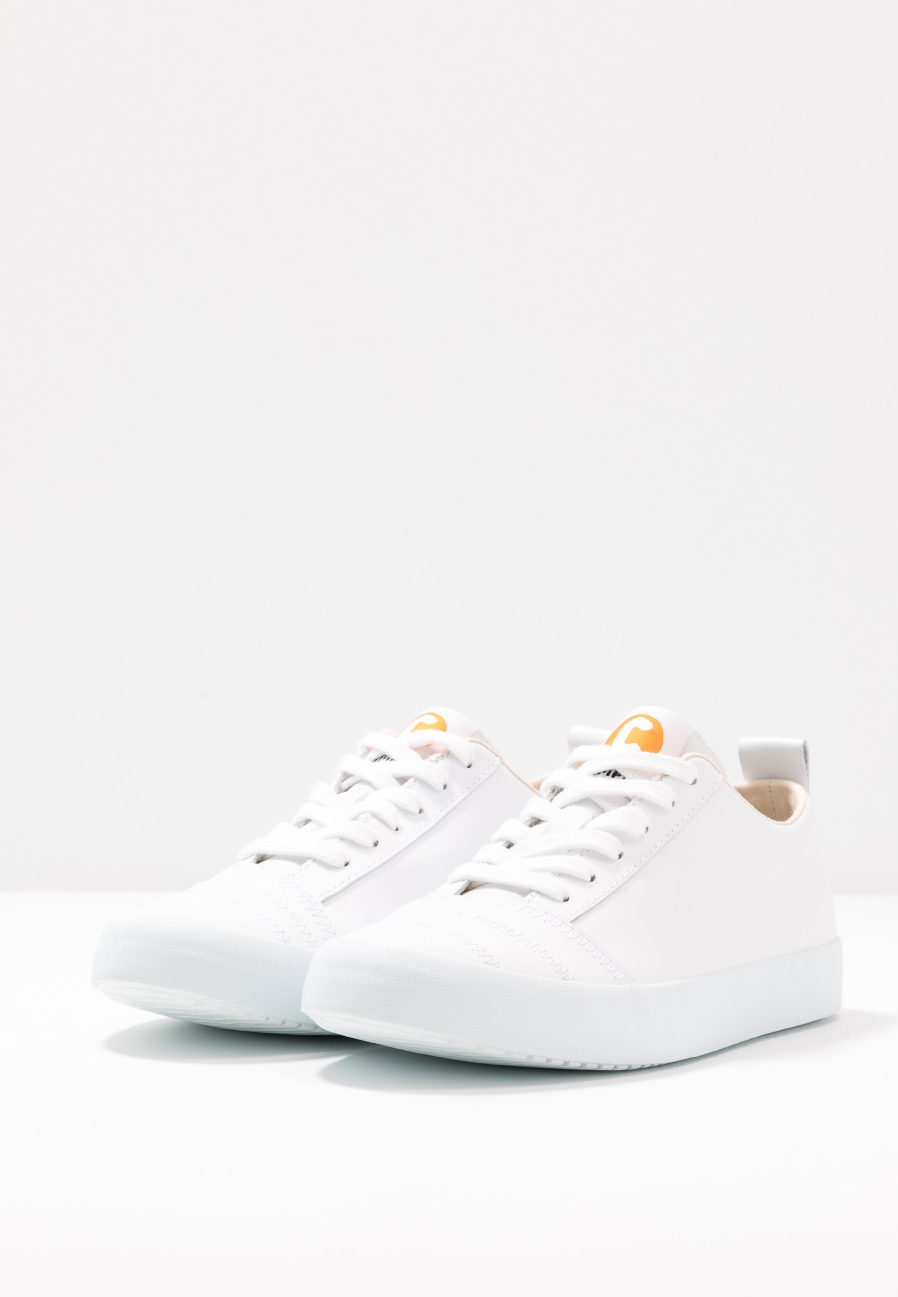 Camper IMAR COPA Joggesko white Zalando.no Camper COURB Joggesko light pastel grey Zalando.no
