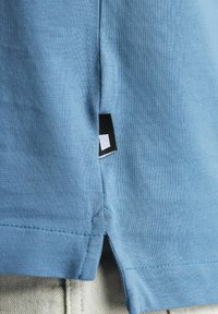 CHASIN' FLOWERED - T-shirt print - blue