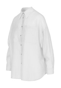 Camicia bianca con bottoni realizzata in tessuto leggero, con colletto a punta, maniche lunghe e due tasche sul petto.