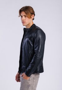 Thumbnail Image 4
