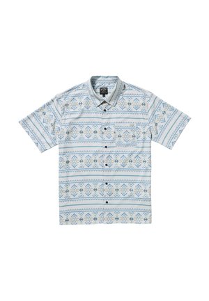 Korte mouwknopshirt in lichtblauw, met een geometrisch patroon in wit, crème en donkerblauw. Bevat een borstzak en zwarte knopen.